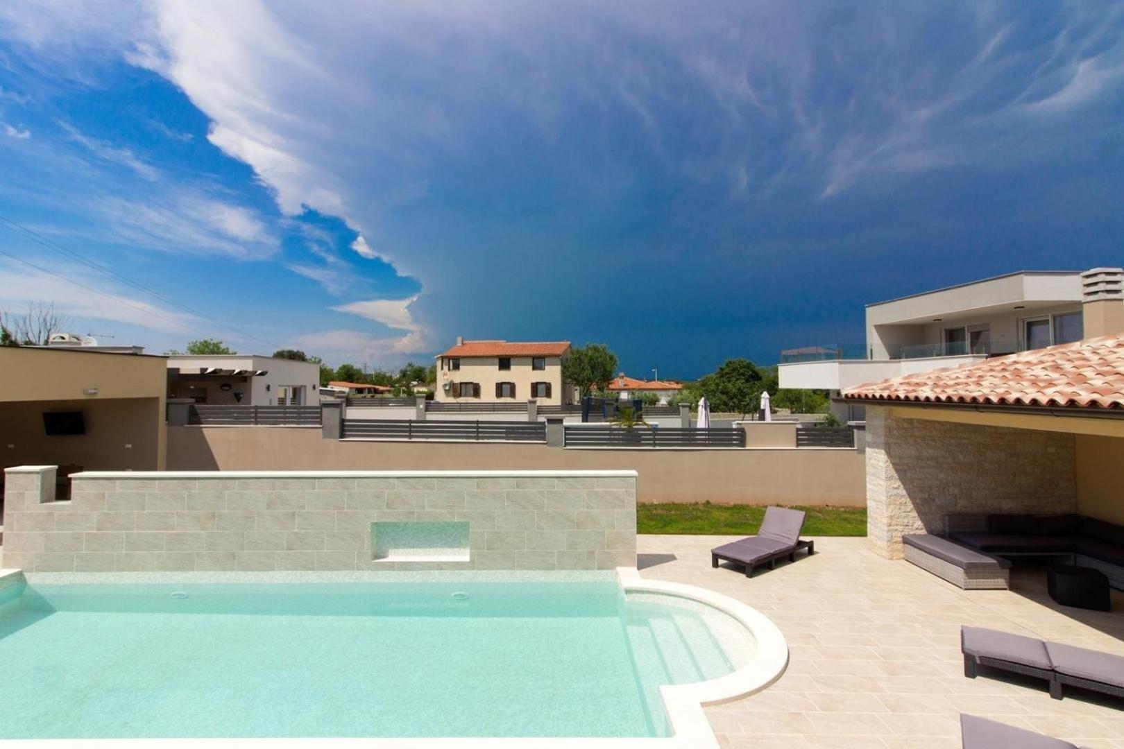 Mit Privatpool Fuer 8 Personen Ca 120 Qm In Sisan, Istrien Suedkueste Von Istrien Holiday home